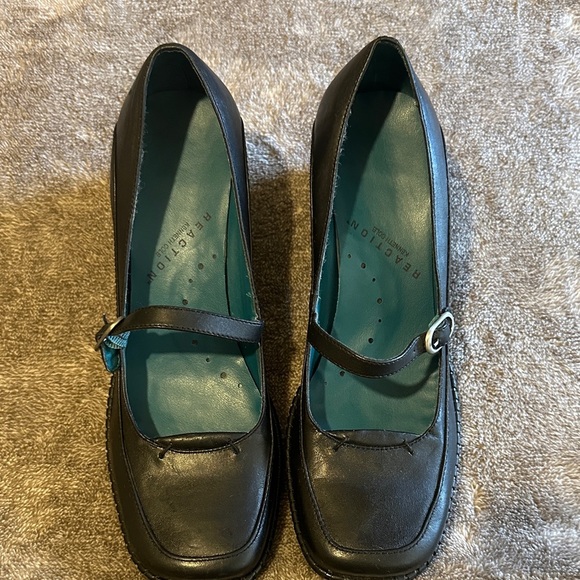Kenneth Cole Reaction Black Mary JaneLeather  Flats - Picture 1 of 4